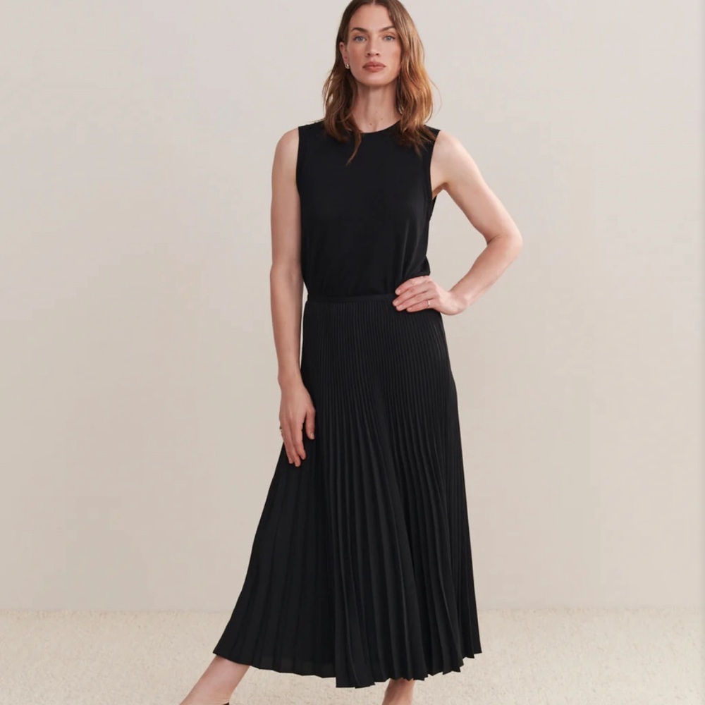 NWT Jenni Kayne Black Pleated Skirt Large